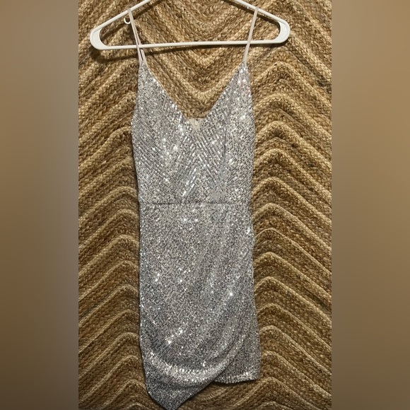 Crystal Sky Women's Silver Sequin Sparkle Spaghetti Strap V Neck Dress,Size M - Picture 1 of 12